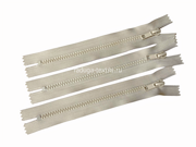 Молния трактор № 5, 1 замок. Не разъемная. Длина 18 см. Светло серо бежевый.